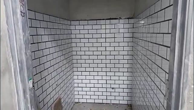 Install Toilet Tiles